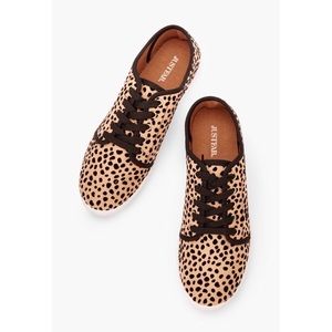 JustFab “Moana” Sneakers! 🤎🧡